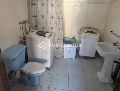 Casa En Venta De 4 Dorm. En Cerro Navia