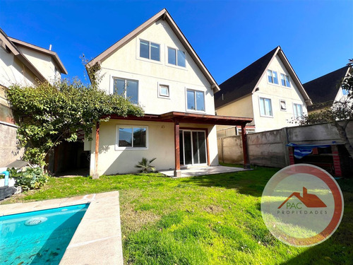 Tu Nuevo Hogar Te Espera! Con Amplio Patio Y En Condominio.