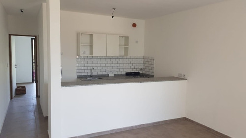 Imagen 4 de 6 de Departamento En Venta En Castelar Norte