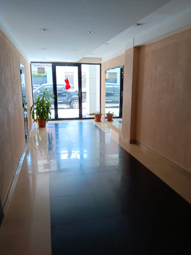 2 Ambiente Cocina Con Comedor, Living, Balcón Split De Categoría . Porcelanato