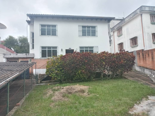 Casa En Venta Con Anexo En La Calle Florida Urb Miranda Caracas