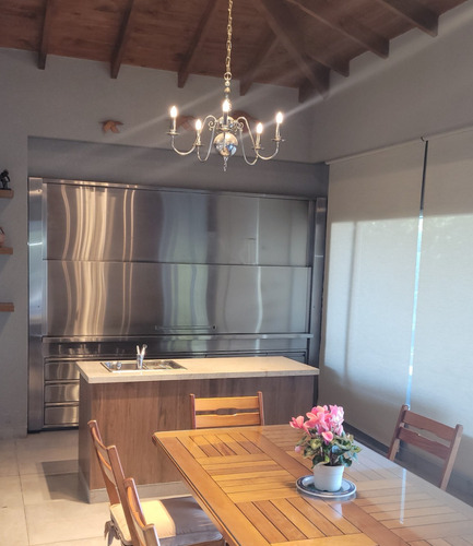 Ideal Familia Con Hijos Adolescentes, O Familias Ensambladas, Con Dos Plantas Realmente Independientes Y Todos Los Dormitorios En Suite.