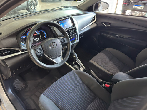 Toyota Yaris 1.3 16V FLEX XL PLUS TECH MULTIDRIVE