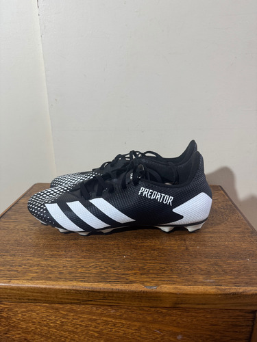 Botines Adidas Predator Mg Césped Hombre Talle 41.5 (Usado)