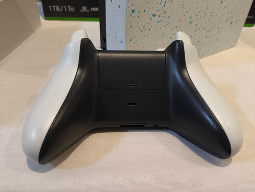 Microsoft Xbox One X 1tb Edição Especial Hyperspace - Xbox One X Hyperspace Edition (Recondicionado)