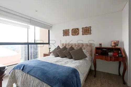 Apartamento En Venta En La Merced. Cod V5801