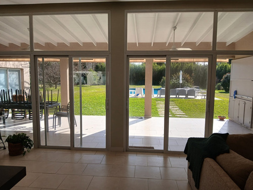 Casa Chalet En Venta En Exaltación De La Cruz, G.b.a. Zona Norte, Argentina