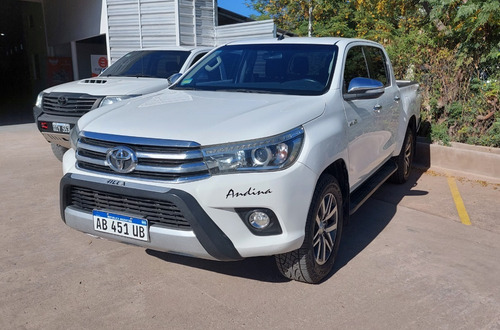Imagen 8 de 14 de Toyota Hilux 2.8 Cd Srx 177cv 4x4 2017