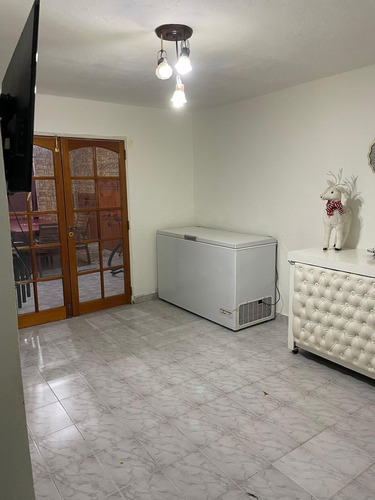 Casa + Dos Dptos Barrio 9 De Julio