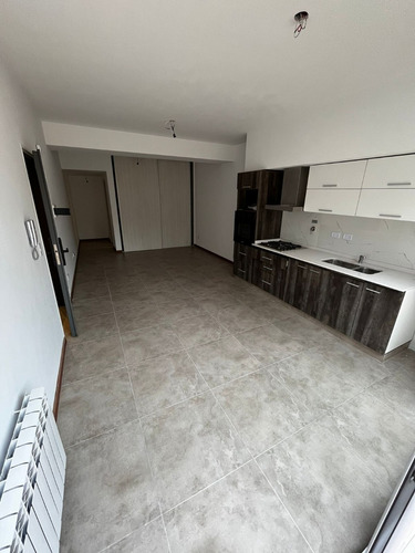 Monoambiente De Categoria A Estrenar 44 M2 Totales, En Planta Baja Con Amplio Patio Con Lavadero