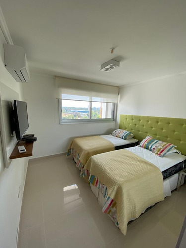 Imagen 9 de 18 de Apartamento En Venta De 2 Dormitorios En Playa Mansa (ref: Lij-5101)