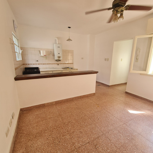 Departamento Tipo Ph 1 Piso Por Escalera Con Terraza Y Patio