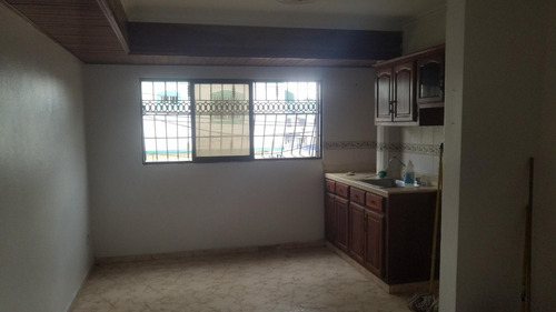 Imagen 10 de 15 de Alquilo Apartamento En El Italia (zona Oriental,proximol Parque Del Italia), 2 Nivel, Una Habitación Con Doble Closet (caoba), Baño, Sala Comedor, Sumergible, Tinaco, Parqueo Techado, Mant. Incluido