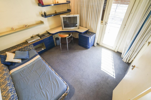 Departamento En Venta, Flores, 6 Ambientes, Con Balcón Al Frente