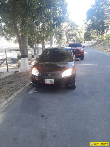 Ford Fiesta Max Automatico