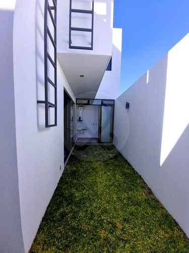 Casa En Venta En Bosque Real De Santa Anita, Tlajomulco Listo Para Estrenar