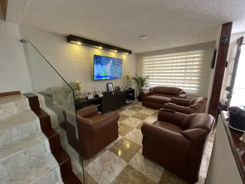 Casa En Venta En El Tesoro. Cod V1119