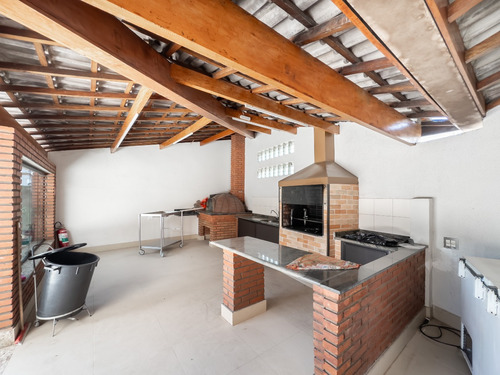 Apartamento Tipo Para Venda Com 3 Quartos, Sendo 1 Suíte, 136m²