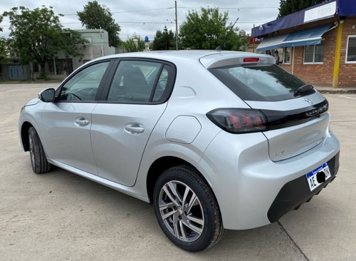 Peugeot 208 Allure Tiptronic 1.6l - 2021 !!