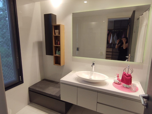 Imagen 23 de 30 de Venta Canning Barrio Privado Saint Thomas Este Espectacular Casa De Diseño Con 5 Dormitorios, 7 Baños, Quincho, Piscina Climatizada Y Parque! No Te La Pierdas!