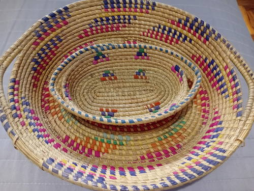 Dos Recipientes Artesanales De Mimbre En Distintos Tamaños Multicolor (Usado)
