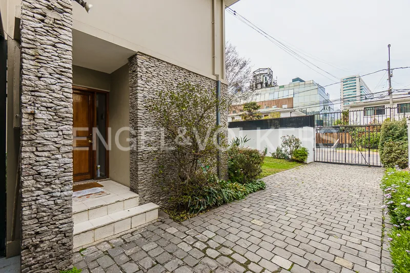 Imagen 2 de 23 de Amplia Y Cómoda Casa - Pedro De Valdivia Norte