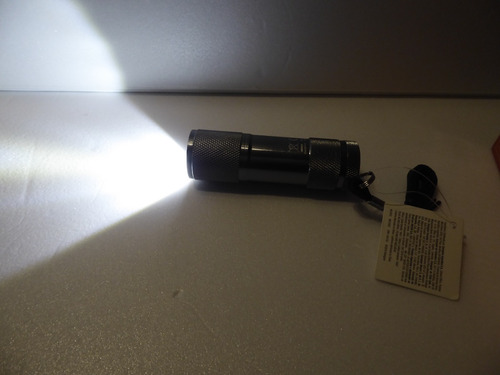 Linterna Metal Led Eveready - Buena Iluminación-muy Práctica Blanco Plateada