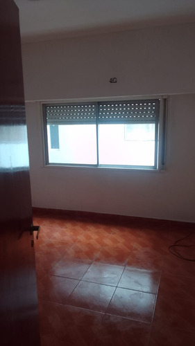 Coqueto, Luminoso Y Muy Comodo 2 Ambientes Interno En Lanus