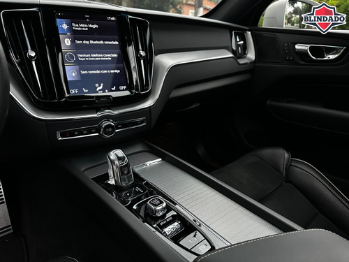 Volvo XC60 2.0 T8 HYBRID R-DESIGN AWD GEARTRONIC