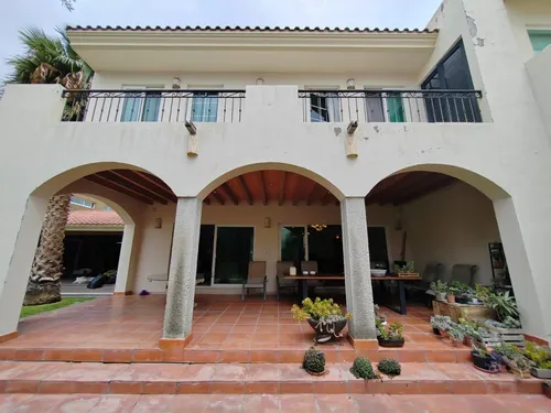 Casa En Venta En Frac. Hacienda Santa Fe, Leon, Gto. Justo Al Lado De La Universidad Iberoamericana