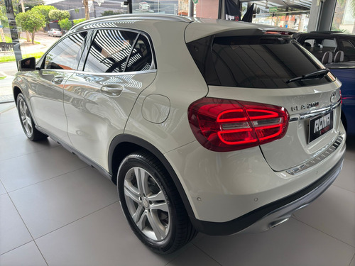 Mercedes-Benz Classe GLA 1.6 Advance Turbo Flex 5p