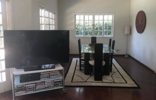 Casa À Venda Em Alphaville 3 | 360 M² | 4 Dormitórios | 2 Suítes | Piscina | Área Gourmet - Cncl1049