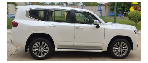 Imagen 4 de 11 de Toyota Land Cruiser Zx Lc 300