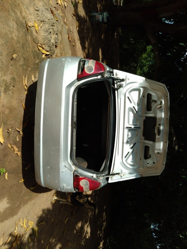 Ford Fiesta Sedan 1.6 Flex 4p 2006