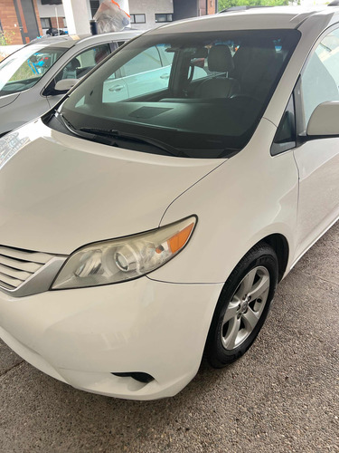 Toyota Sienna 3.5 Le V6 At