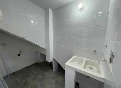Vendo Casa En Manrique Central, Primer Piso