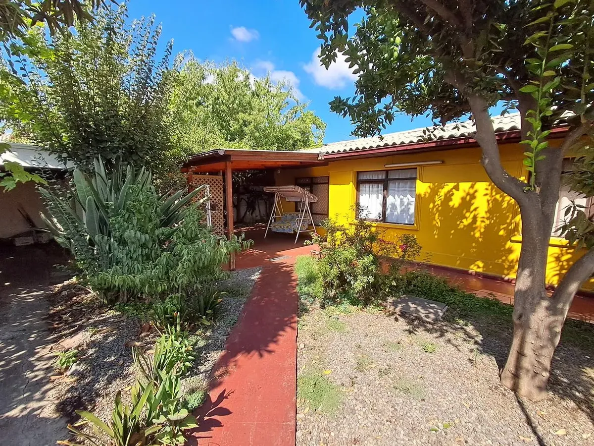 Imagen 2 de 23 de Gran Casa En El Mejor Sector De Conchali