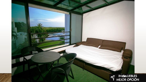 Venta De Villa Con Muelle En Zona Hotelera De Cancun