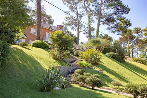 Venta De Casa De 6 Dormitorios En Mansa, Punta Del Este.