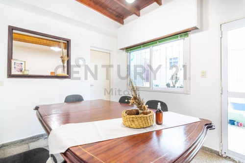 Imagen 10 de 19 de Departamento En Venta De 2 Dormtorios Con Patio En La Plata