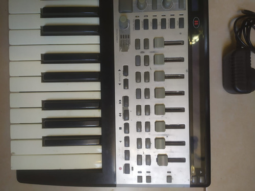 Controlador Novation Remote 25 Sl Mk2 Mkii Usb Midi Daw