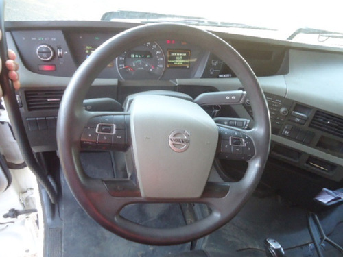 Imagem 10 de 14 de Volvo Fh 540 6x4 Boogie Pesado