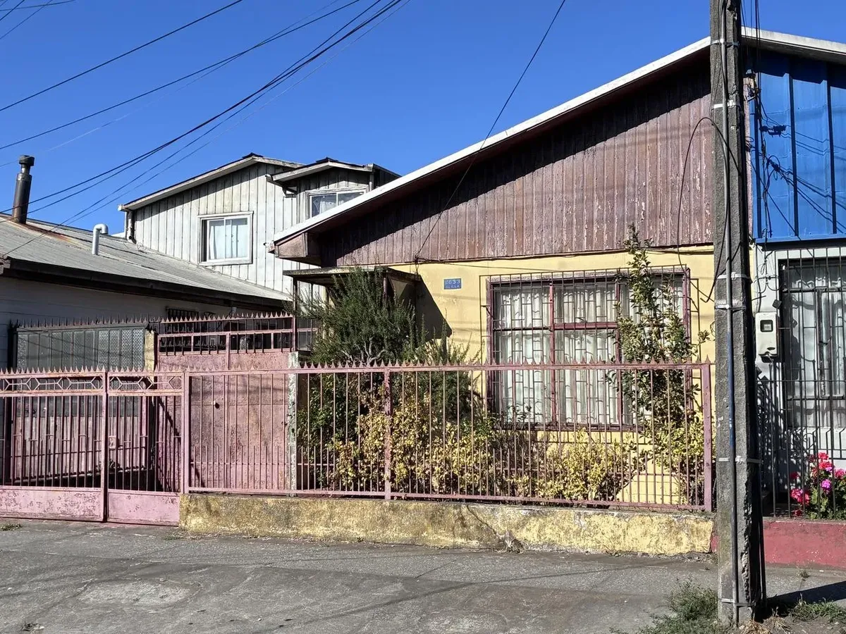 Imagen 5 de 7 de Se Vende Casa En Hualpen 3d 1b Estacionamiento