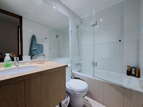 Arriendo. 3 Dormitorios | 1 Estar | 3 Baños | Pieza Servicio