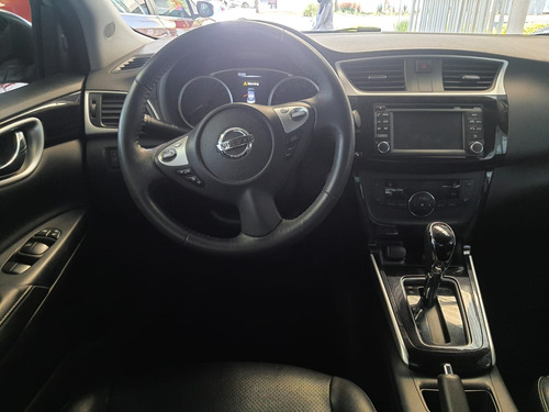 Imagen 14 de 15 de Nissan Sentra 2017 1.8 Exclusive Navi At