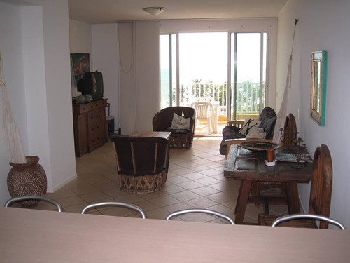 Imagen 4 de 14 de En Venta Apartamento En Playa Parguito. Cimarrón.