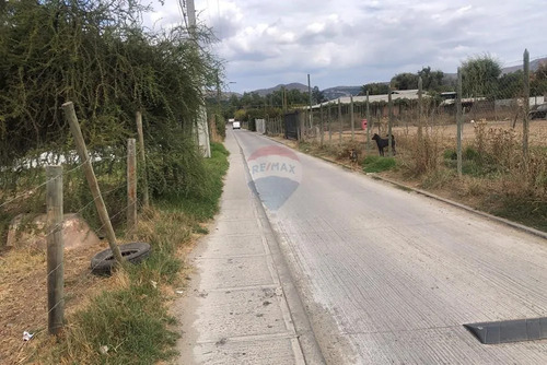 Terreno Al Lado De Plaza De María Pinto.