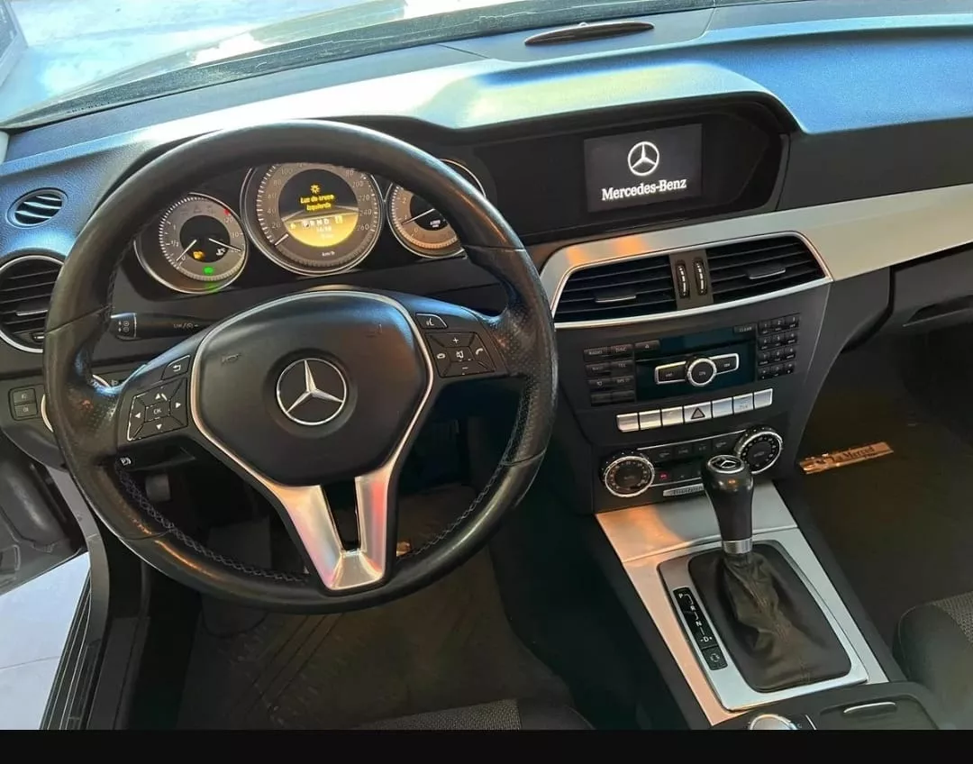 Mercedes-Benz Clase C 1.8 C200 Cgi At Blueefficiency