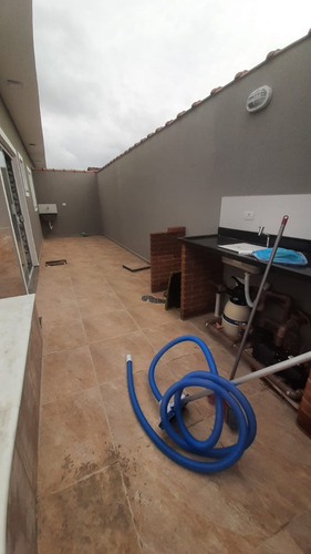 Imagem 4 de 16 de Casa Em Condominio Com Piscina