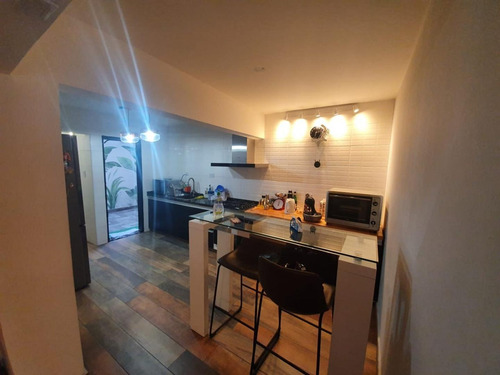 3 Dormi 2 Baños Av. Pellegrini 1200